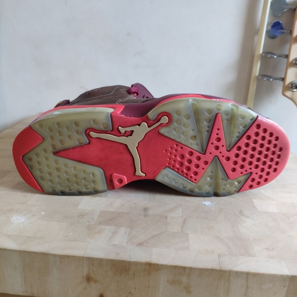 Nike Air Jordan 6 - "Cigar" Retro - Picture 3 of 16